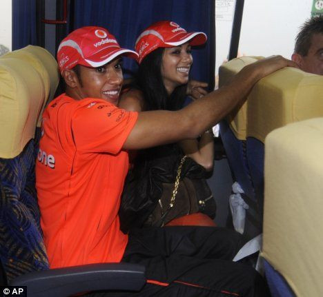 Hamilton este noul rege al Formulei 1! Vezi cum l-a incurajat Nicole!_6