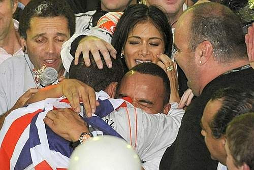 Hamilton este noul rege al Formulei 1! Vezi cum l-a incurajat Nicole!_13