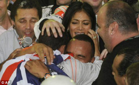 Hamilton este noul rege al Formulei 1! Vezi cum l-a incurajat Nicole!_19