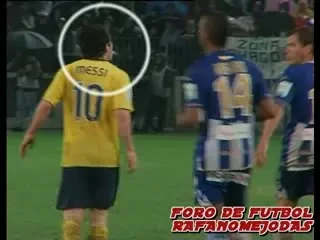 VEZI cum l-a scuipat Messi pe portughezul Duda!