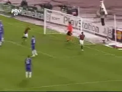 Vezi deschiderea de scor al lui Panucci! 1-0 pentru Roma!