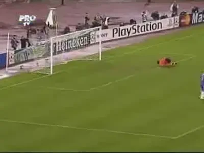 Vezi golul de 2-0 marcat de Vucinic pentru Roma!