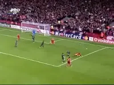 Vezi faza penaltyului controversat din care a egalat Liverpool!