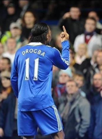 Drogba isi cere scuze pentru ca a aruncat cu monede in fanii lui Burnley!_2