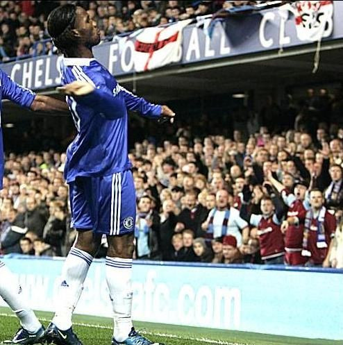 Drogba isi cere scuze pentru ca a aruncat cu monede in fanii lui Burnley!_4