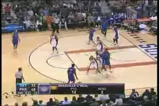 VIDEO / S-a lovit de un zid? Nu, s-a ciocnit de Shaq!