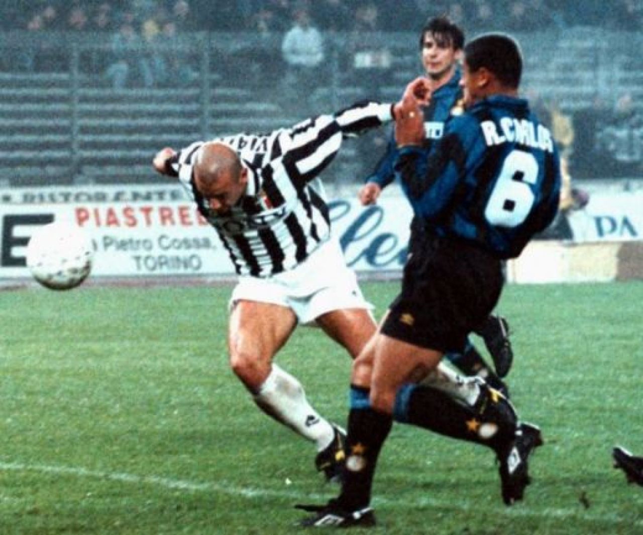 Cutremur in Italia: Del Piero-Ibrahimovic in razboiul de o suta de ani! Vezi superfoto:_3
