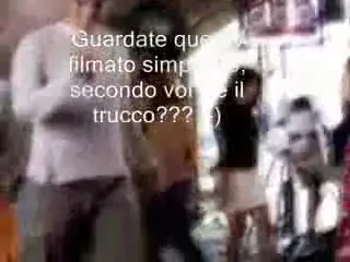 Kaka, provocare pentru Ronaldino la show cu telefonul mobil!