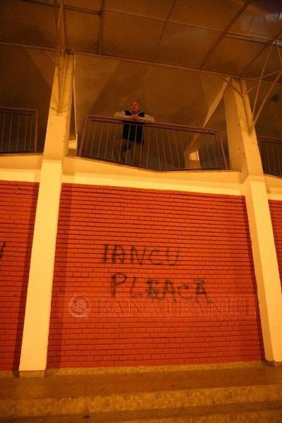 VIDEO / Vezi ce mesaje i-au transmis fanii lui Poli lui Iancu!_3
