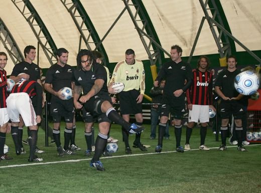 VIDEO: Ciocnirea gigantilor: AC Milan vs All Blacks!_2