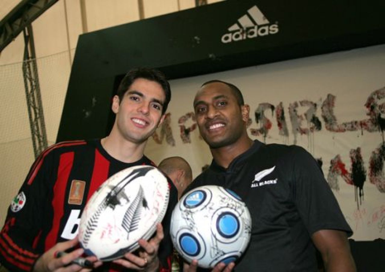 VIDEO: Ciocnirea gigantilor: AC Milan vs All Blacks!_5