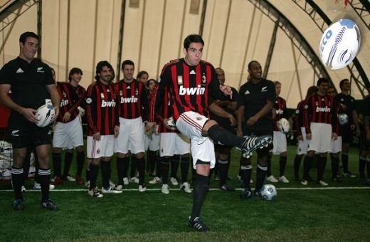 VIDEO: Ciocnirea gigantilor: AC Milan vs All Blacks!_8