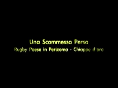 SUPER TARE: Rugbystii unei echipe din Italia au alergat dezbracati prin oras!