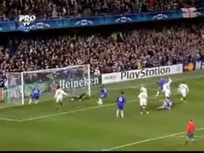 Salomon Kalou il bate pe Nuno Claro. Vezi golul: