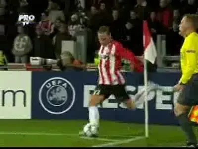 PSV deschide scorul prin Lazovic