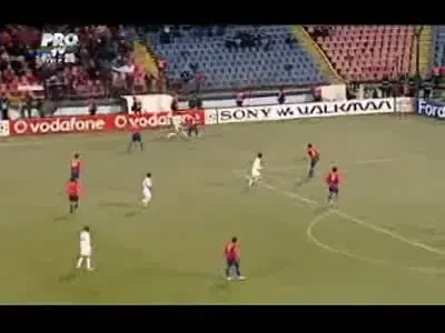 Zapata scoate superb sutul lui Vargas. Video: