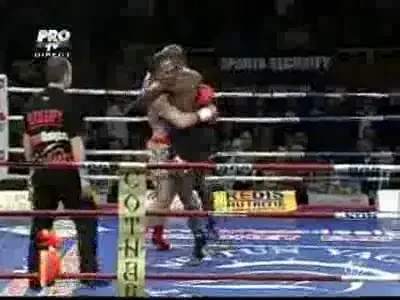 Carlos Tavarez l-a invins la puncte pe Mihai Barbu!