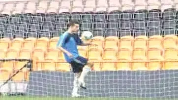 Mai tare ca Ronaldinho? Robin van Persie o da in bara!