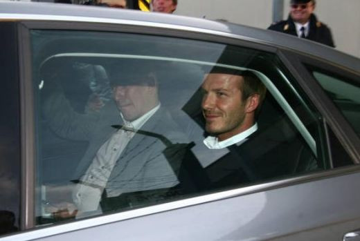 VIDEO: Isterie la Milano! Becks si Victoria, adevarate staruri!_2