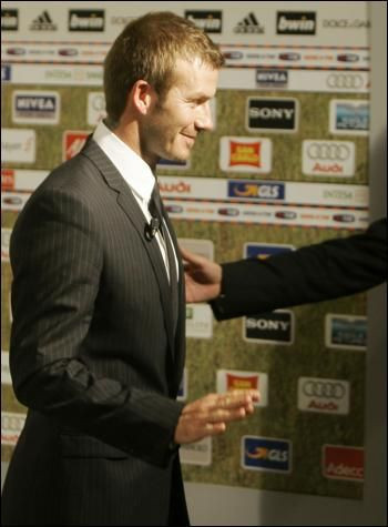 Video/ Vezi ce le transmite Beckham suporterilor lui Milan!_7