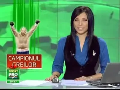 Batranelul Holyfield, distrus! Bestia Valuev a pastrat centura greilor!