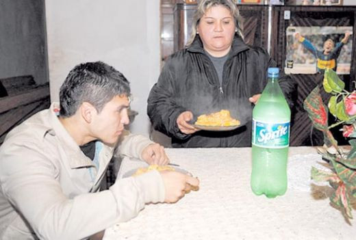 Vezi in ce mizerie traieste un campion in Argentina!_3