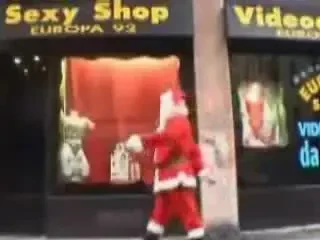 CATEINCA: Vezi o galerie FOTO si un VIDEO cu un ALTFEL de Mos Craciun!