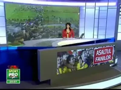 Incredibil! Vezi cum urmareste Maradona doua ceasuri in acelasi timp!