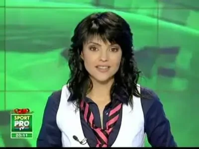 Ce cadou ofera oamenii de fotbal: pian pentru fetite :)