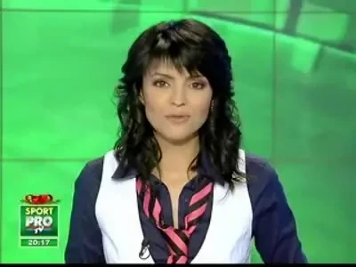 Vezi ce roman ii dubleaza la Hollywood pe Steven Segal si Van Damme!