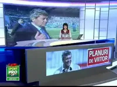 Imagine unica: Il Luce lasa fotbalul pentru schi, sah, memoriile lui Eliade si filme Western :)