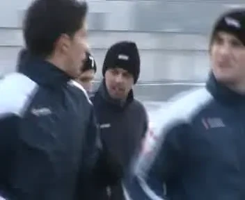 Ronaldinho sau Balint? Vezi ce jonglerii face antrenorul Timisoarei la antrenament!