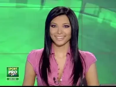 Noua tendinta in tenis: in chiloti si in bustul gol la Cupa Hopman!