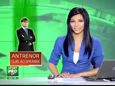 Uhrin Jr se deghizeaza in Batman sau Superman ca s-o antrenze pe CFR! :))