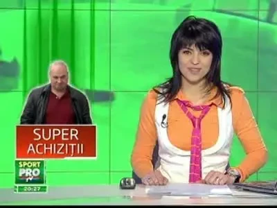 Paszkany si-a tras iubita de 19 ani! VEZI imagini!