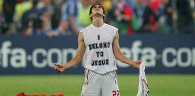Cel mai credincios dintre fotbalisti, tradat de bani! Se lasa sedus Kaka? Comenteaza aici:_8
