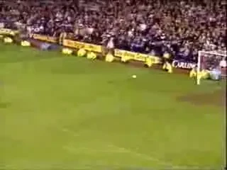 Vezi unul din cele mai controversate goluri din istorie in Liverpool - Everton