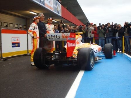 Renault si Williams si-au dezvelit masinile pentru 2009 in Portugalia! Cine va cuceri titlul?_15