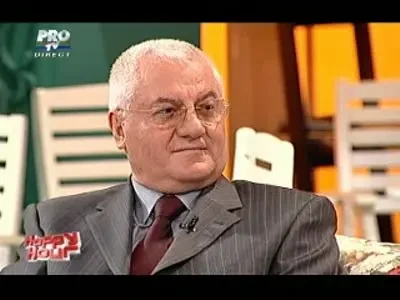 Super faza! Dragomir a cantat M-a facut mama oltean cu degetele in gura!