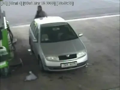 INGROZITOR! Vezi cum poti sa o patesti daca iti alimentezi masina la momentul nepotrivit!