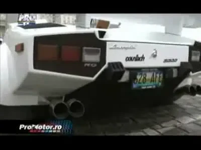 Super interviu si prezentare! Vezi cum se tine un Lamborghini de 28 de ani pe strazile din Bucuresti