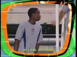 VIDEO FUNNY: Starul lui Rangers, Beasley, a fost surprins in timp ce se USURA chiar pe teren!