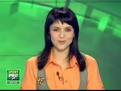 Mai tare ca Tiger Woods! Un pusti de 5 ani o baga in gaura de la 150 de metri! :)