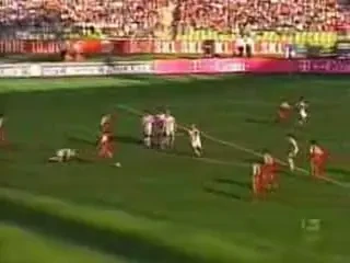 Direct din manual! Vezi cele mai creative lovituri libere din istorie!