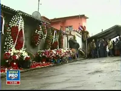 VIDEO: Gigi Becali in vizita la sicriul lui Marian Cozma!