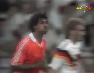 Frank Rijkaard, campion la scuipat - vezi ce i-a facut lui Voller!
