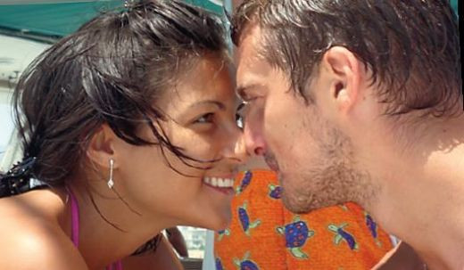 Iubita il apara pe Tamas: 