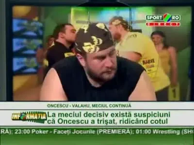 Mutu provocat la skandenberg! E singurul sport in care, daca te doare in cot, ai probleme! :)