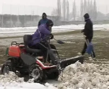 VEZI imagini cu antrenamentul lui Poli Timisoara pe ZAPADA!