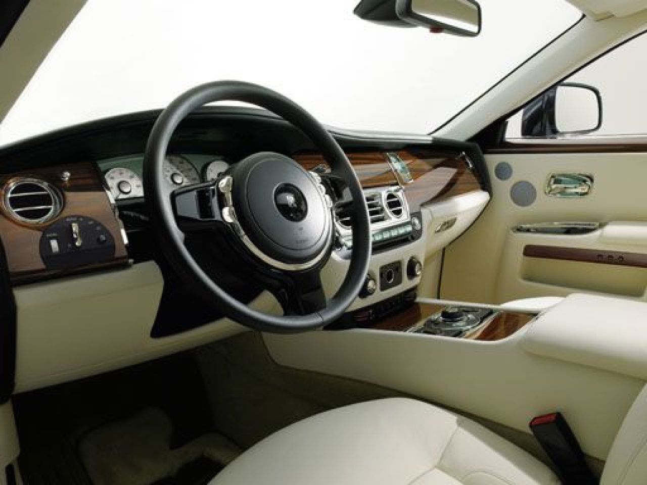 VEZI AICI primele imagini oficiale cu Rolls Royce 200EX!_9